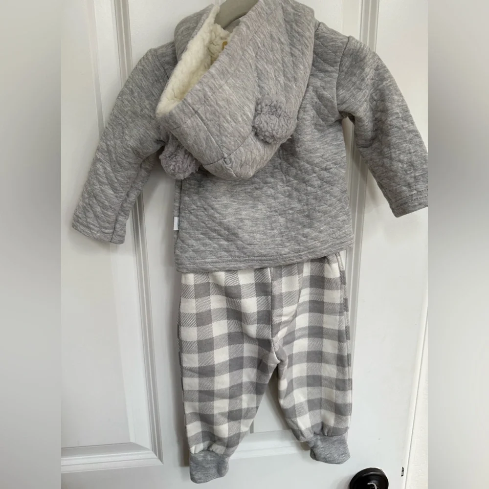 Cozy Gray Baby 3 pc Set with Fluffy Dog Design - Picture 3 of 6